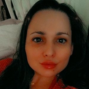 Hello Poshers ♥️ Welcome to my closet!